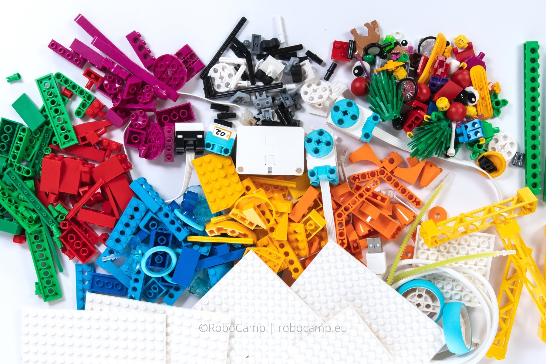 LEGO SPIKE Essential parts