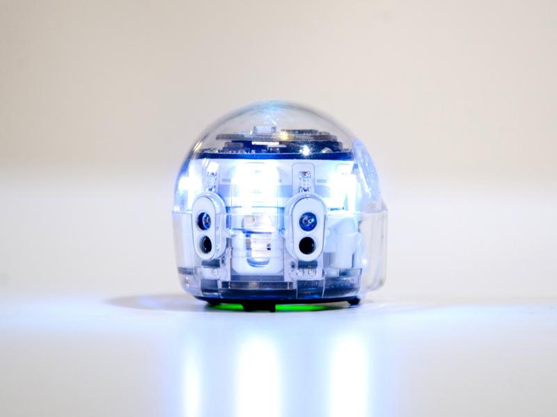 Robotyka w edukacji: Programowanie robotów Ozobot w języku OzoBlockly